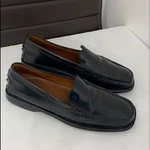 Authentic Tod’s black leather vintage loafers sz 7